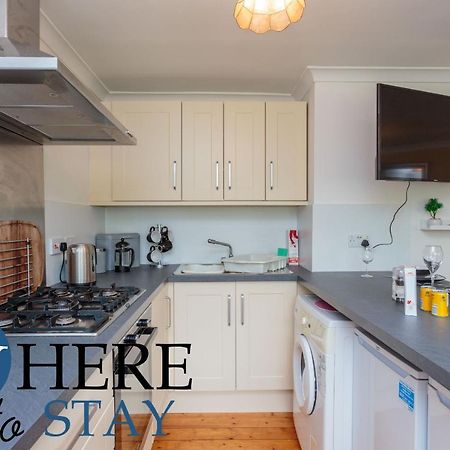 Lovely Apartment By The Hillwood Park-Free Parking EDI Exteriér fotografie